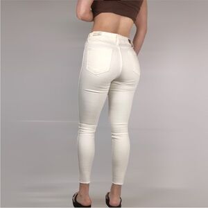 BOGO FREE NEW Wetherly Cooper High Rise Skinny Jean‎ Size 26 White Raw Hem